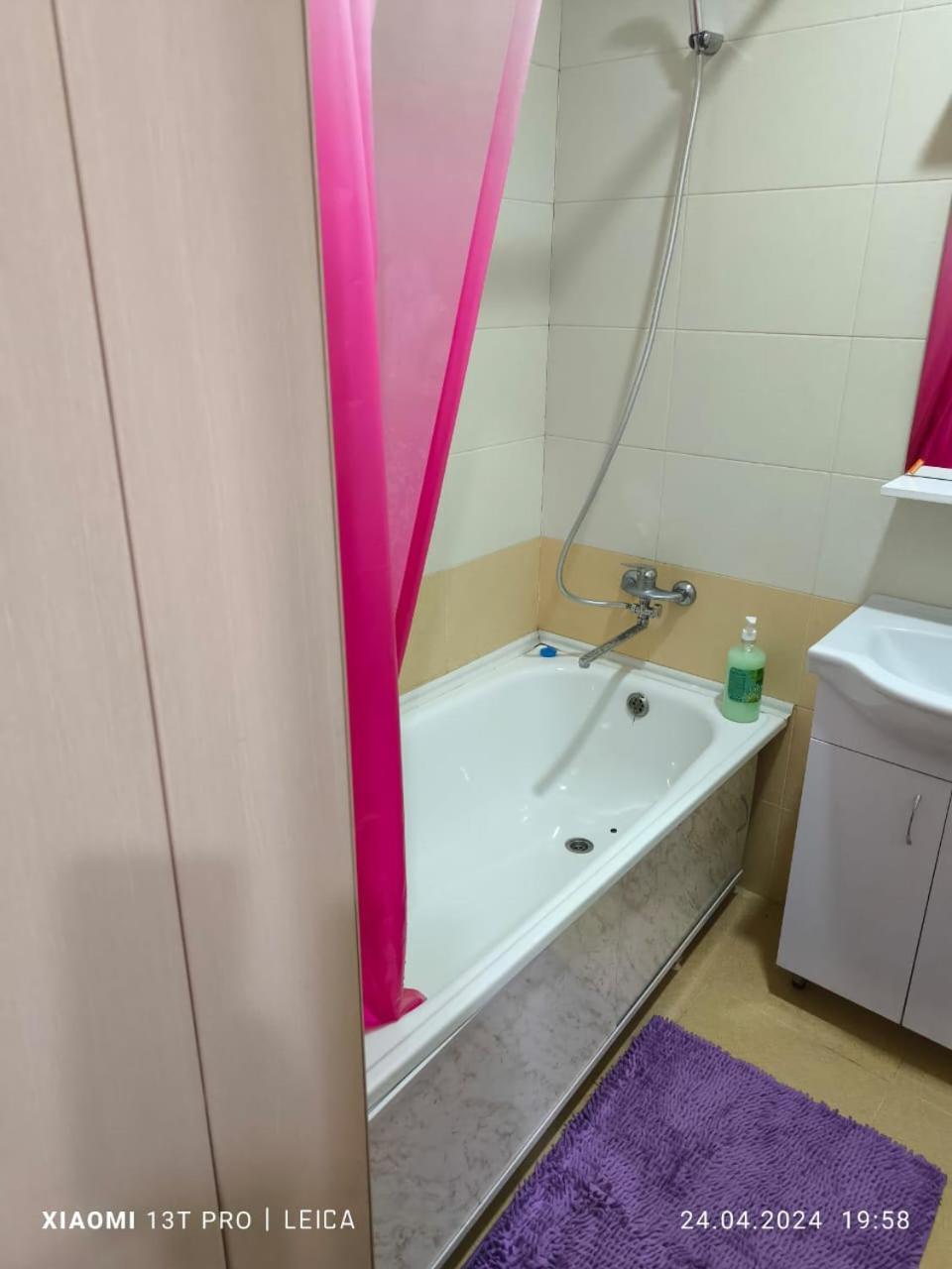 Уютная Квартира Комфорт Класса76 Akmola Esterno foto